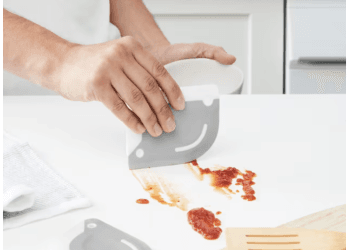 Kmart: Set of 2 Cleaning Squeegees – White and Grey. Was $2. Now $0.25